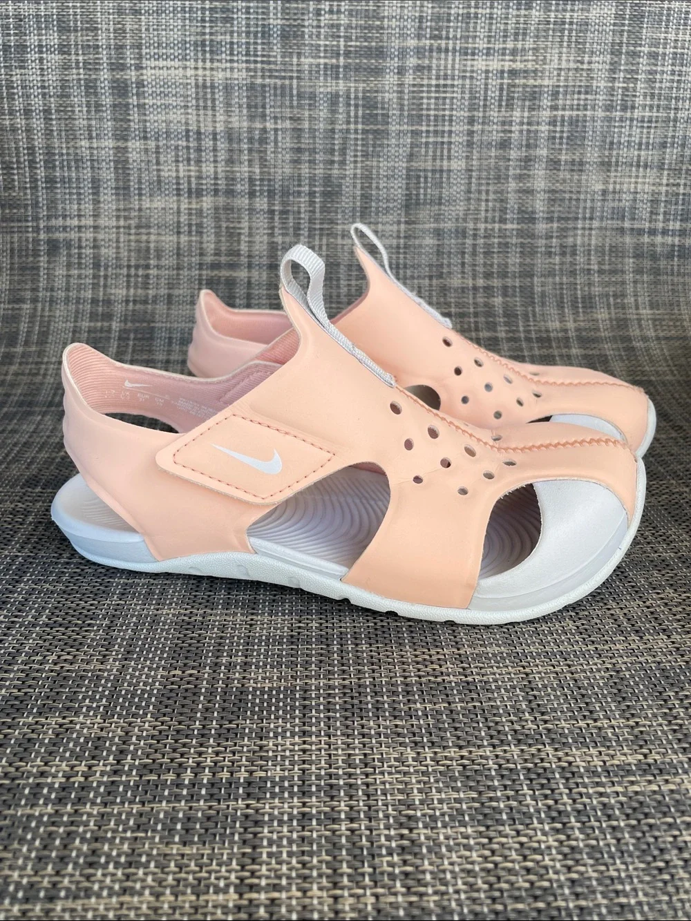 Nike Sunray Protect Peach-Pink White Slide Sandals Easy-on Water Shoes Girls 13